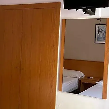 Szálloda Iris *